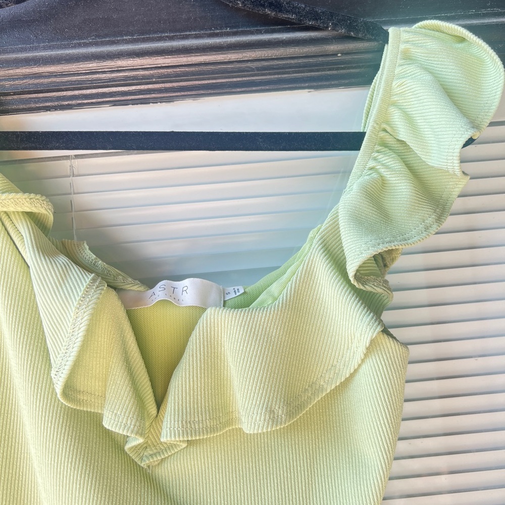 Astr Ruffled Green Bodysuit - Picture 2 of 4